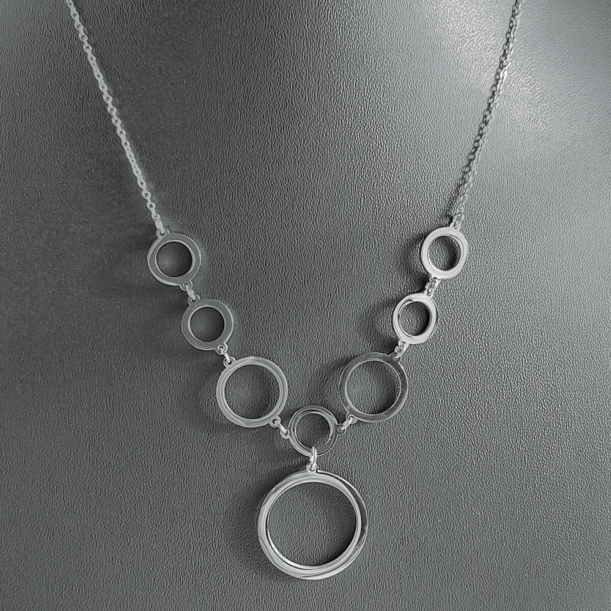 Circles Circuit Chain - Image 1