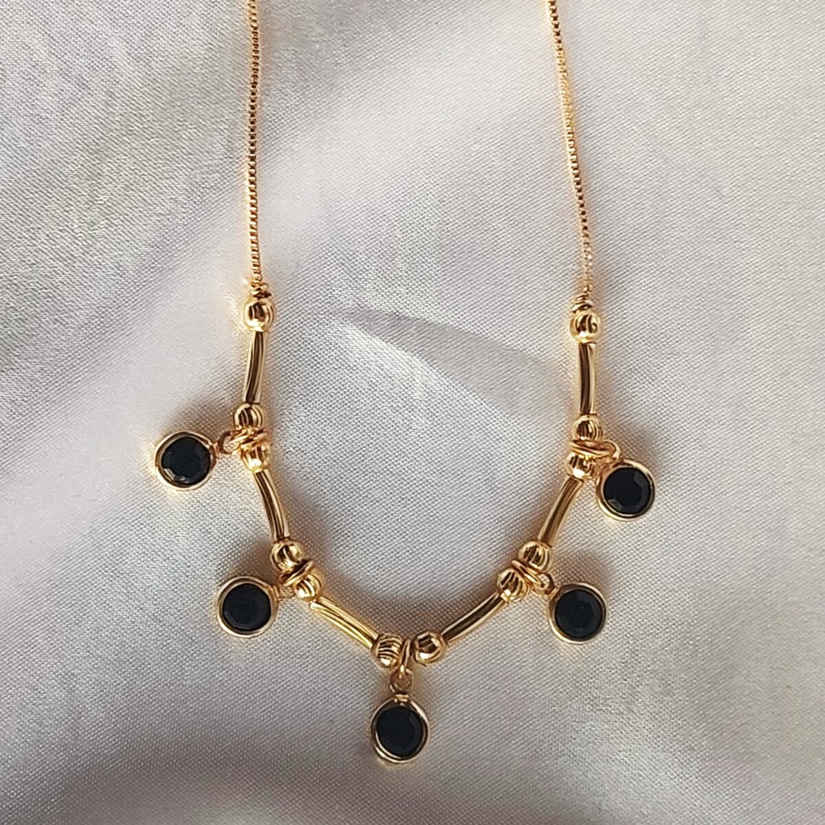 Minimal Neck Chain - Image 3