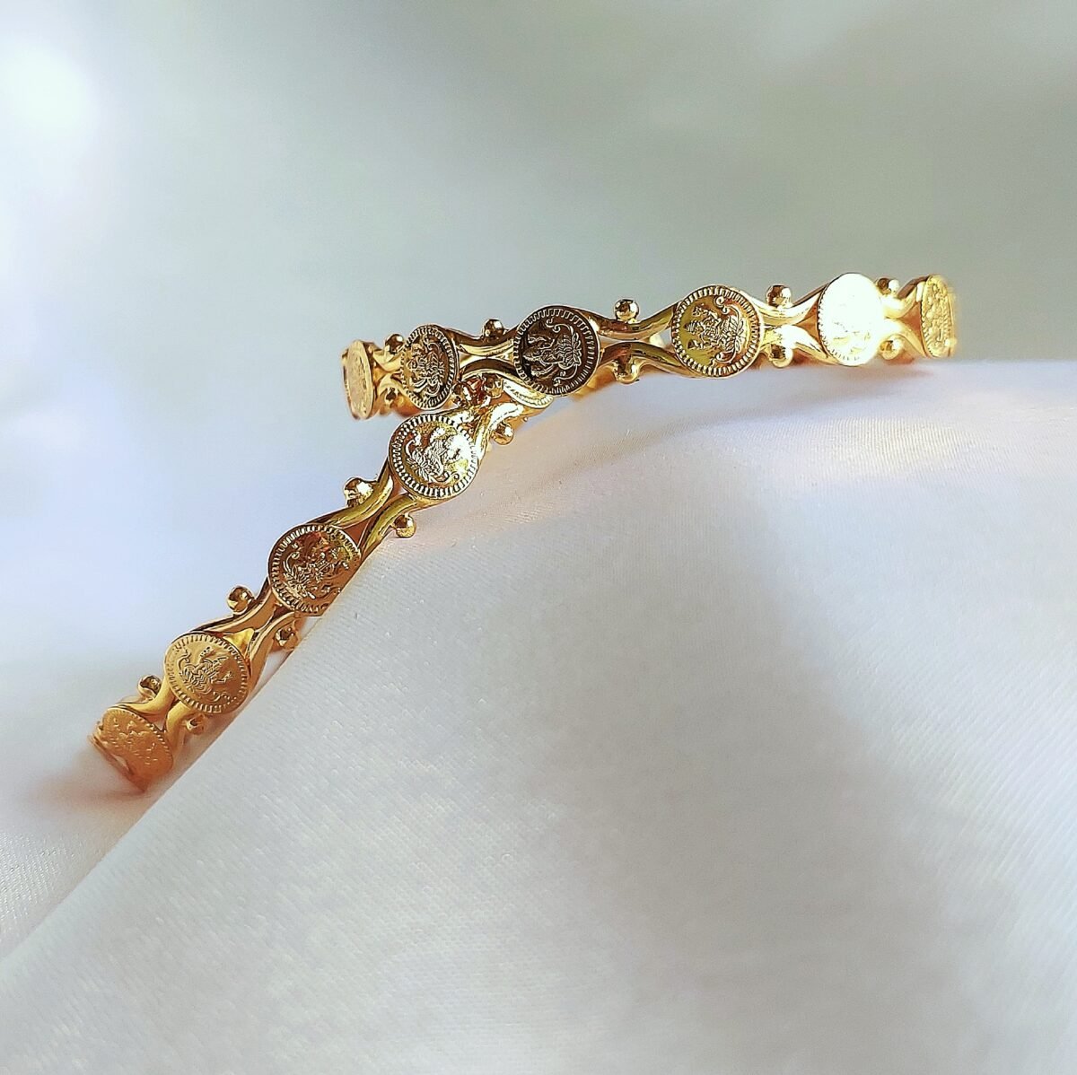 Aiswarya Lakshmi Bangle Set - Image 2