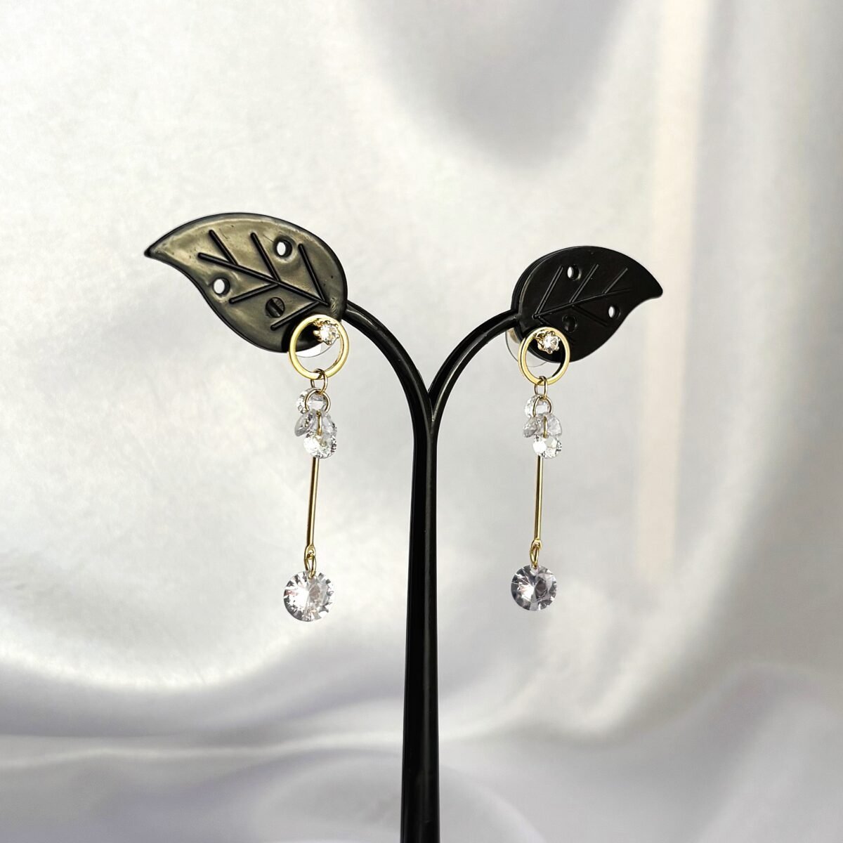 Western Minimal Earring - Image 1