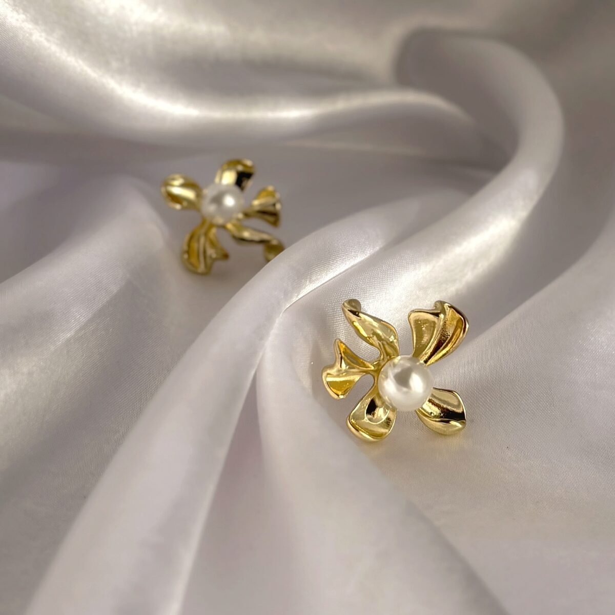 Golden Flower Pearl Earring - Image 2