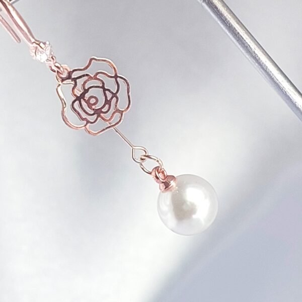 Light Weight Earring