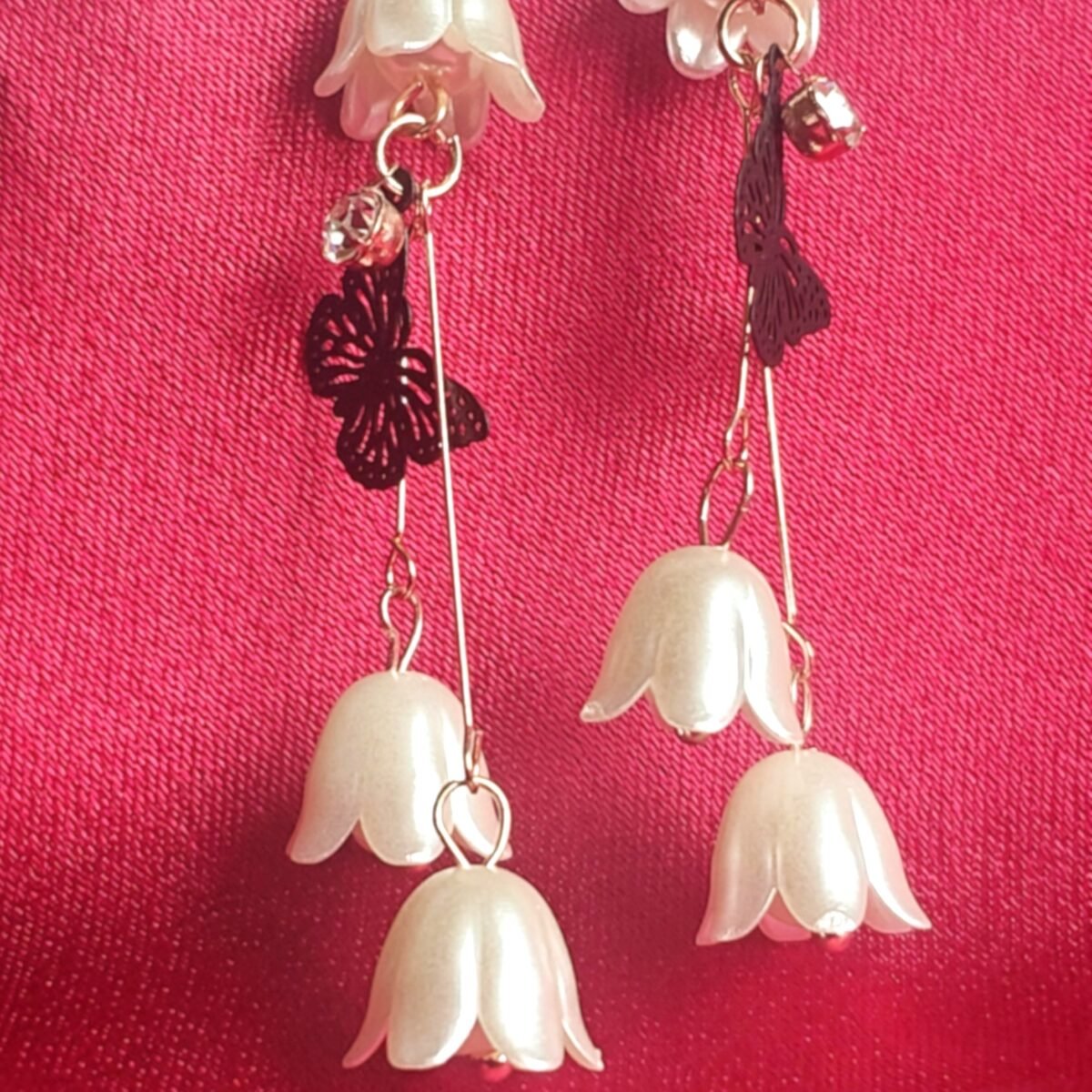 Light Weight White Tulips Earring - Image 2