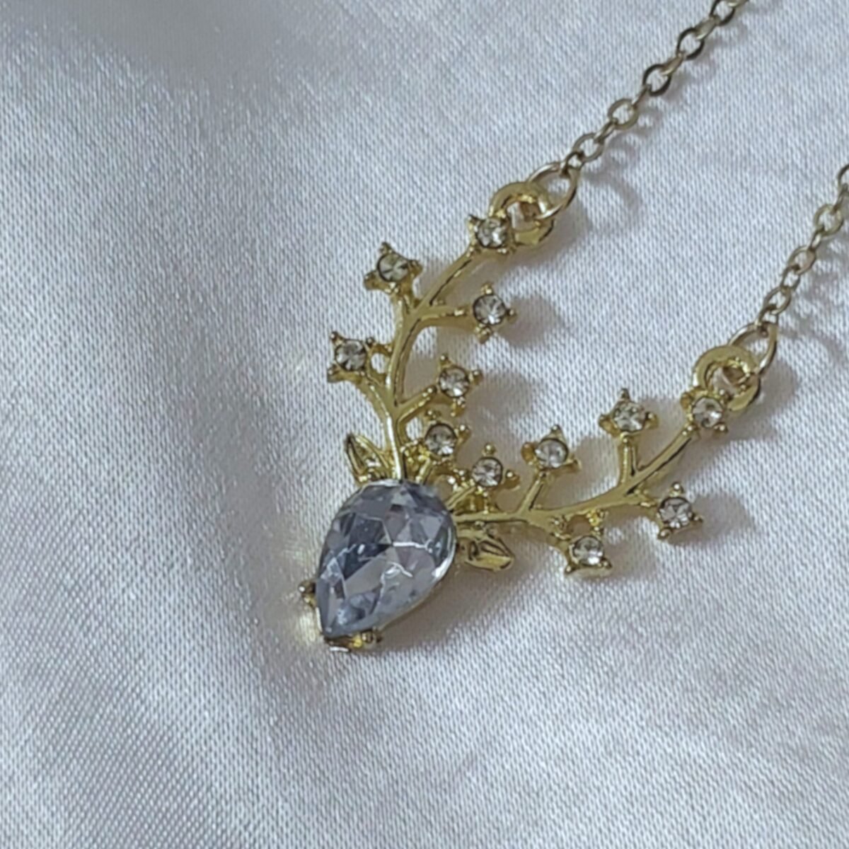 Crystal Flora Neck Chain - Image 1