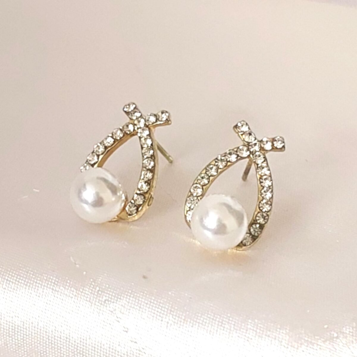 White Pearl Earrings - Image 1