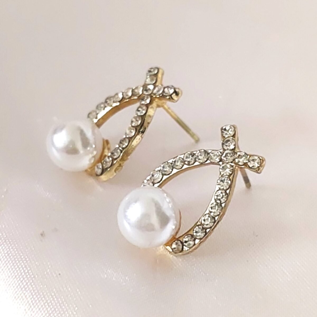 White Pearl Earrings - Image 2