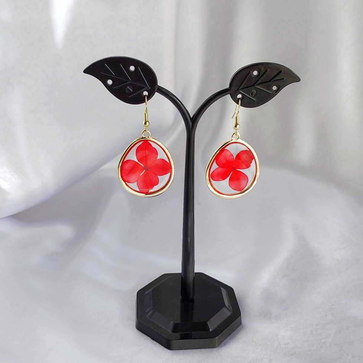 Pink Single Flower Design Clear Resin Hanging Earring - Image 4